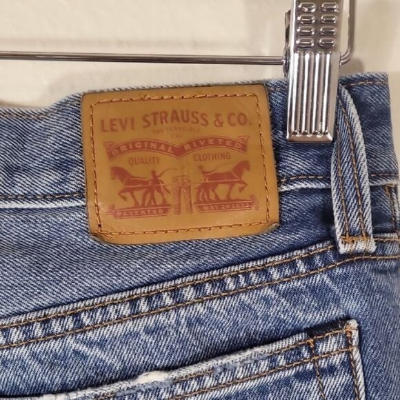 Levis Wedgie Straight Women Jeans Size 26 Distressed Button Fly High Rise - Picture 8 of 13